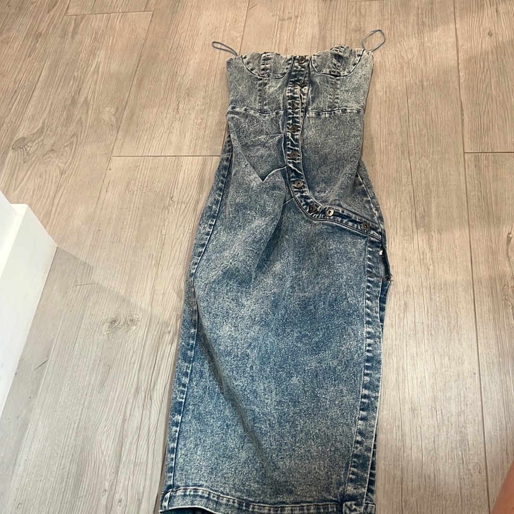 MISHA COLLECTION Acid Wash Denim Midi Dress